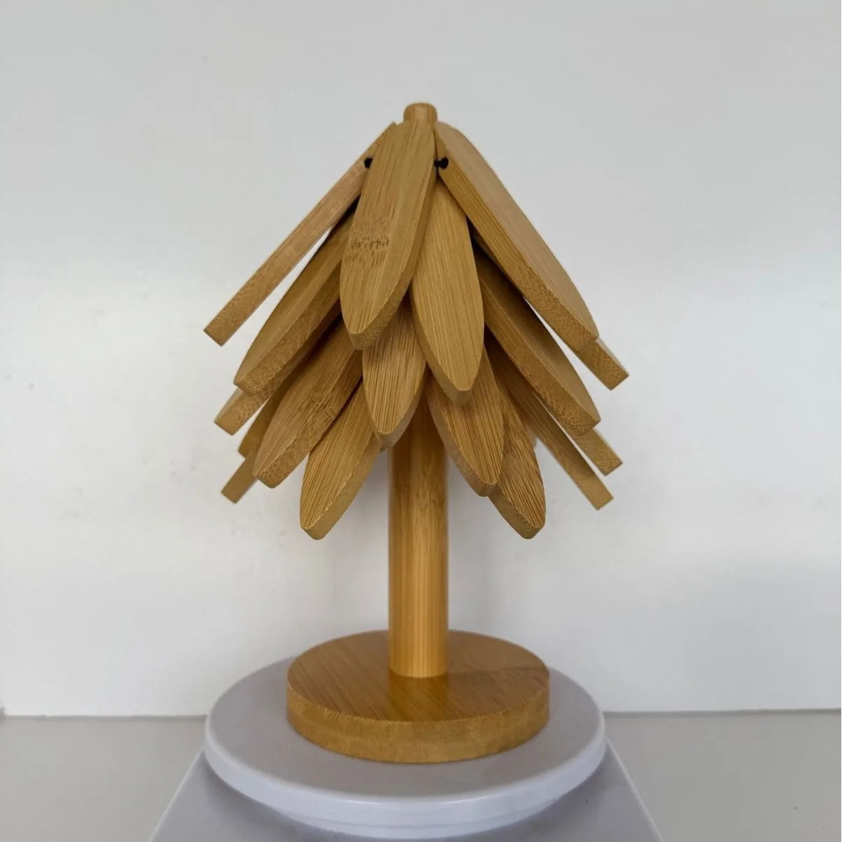 ✨Natural Tree Trivet Set - 5 Wooden Trivets & 1 Stand Like a Christmas Tree